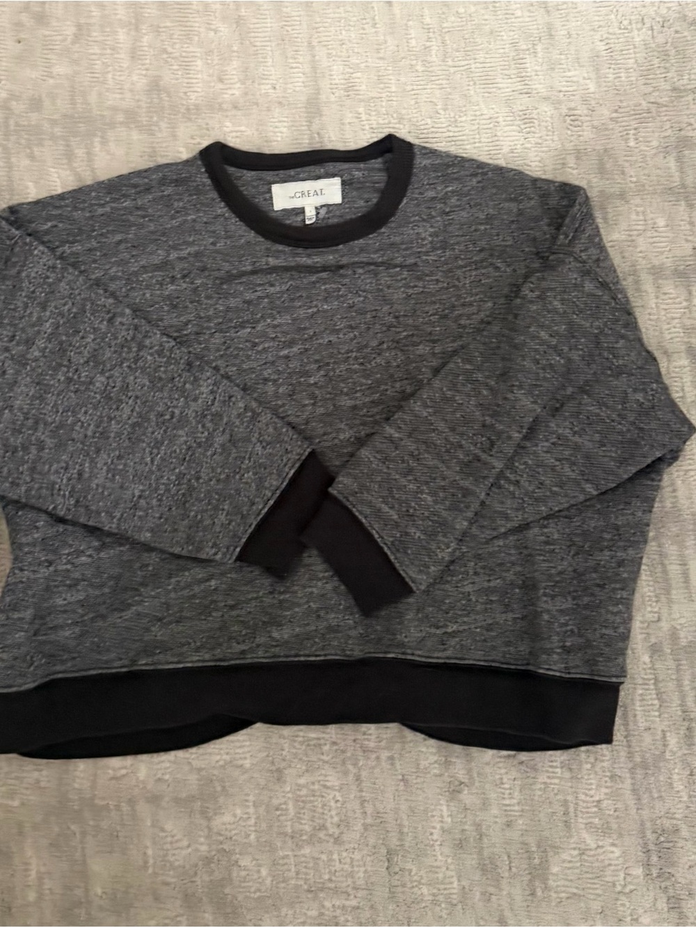 THE GREAT. Men’s Charcoal Heather Crewneck with Black Trim